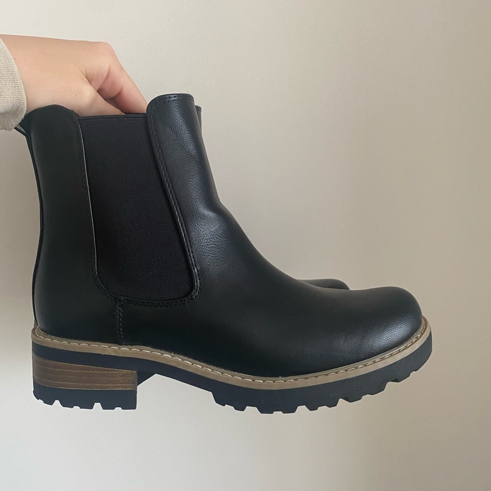 Black Target Chunky boots